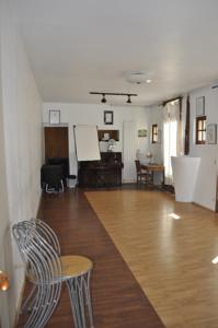 Chambres d'hotes/B&B La Residence d'Art historique Joinville-Le-Pont : Appartement 1 Chambre - Vue sur Jardin - Partage