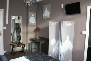 Hotel Hostellerie de la Quenoeuille : photos des chambres