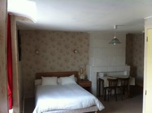 Hotel Logis Hostellerie Du Cheval Blanc : photos des chambres