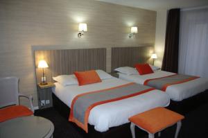 Hotel de la Gare Troyes Centre : Chambre Familiale Confort (3 Adultes + 1 Enfant)