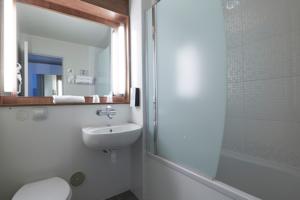 Hotel Campanile Argenteuil : Chambre Double avec Lit d'Appoint