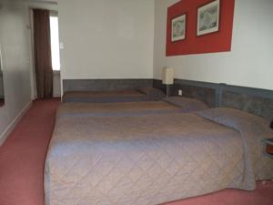 Hotel Citotel Avallon Vauban : Chambre Triple