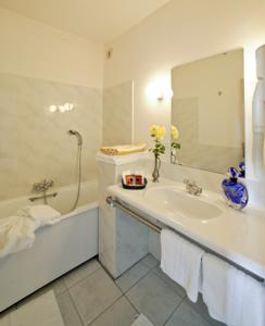 Hotel Restaurant du Chateau : Chambre Triple Confort