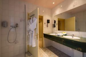 Logis Hotel Auberge du Lac : photos des chambres