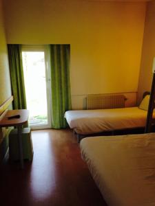 Hotel ibis budget Valenciennes : Chambre Familiale (2 Adultes)