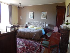 Chambres d'hotes/B&B Chambres d'Hotes - Domaine Des Perrieres : photos des chambres