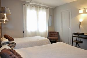 Hotel du Commerce : Chambre Lits Jumeaux avec Lit d'Appoint