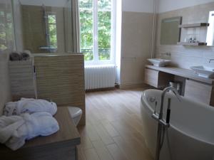 Chambres d'hotes/B&B Chambres d'Hotes Cote Parc-Cote Jardin : photos des chambres
