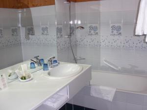 Hotel Logis La Charpenterie : photos des chambres