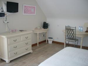 Chambres d'hotes/B&B Les Iris : Chambre Double avec Salle de Bains Privative