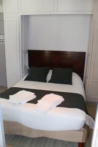 Brit Hotel Comtes De Champagne Centre Historique : photos des chambres