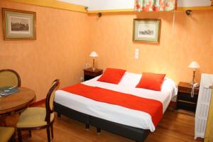 Brit Hotel Comtes De Champagne Centre Historique : photos des chambres