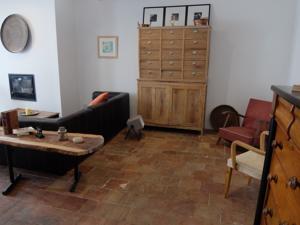 Appartement Ailleurs : Appartement avec Balcon