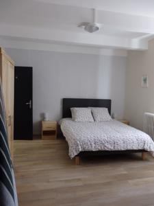Hebergement Le Merlanson : Chambre Double avec Salle de Bains Privative