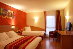 Hotel Kyriad Nimes Ouest : photos des chambres