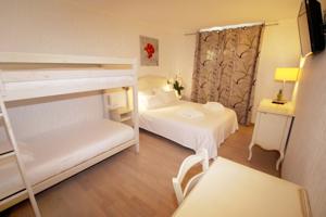 Hotel & Restaurant Napoleon : Chambre Familiale