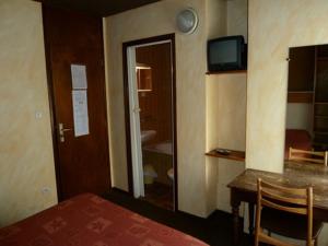 Hotel Le Pidanoux : Chambre Double avec Salle de Bains Privative