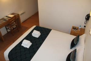 Brit Hotel L'Adresse : photos des chambres