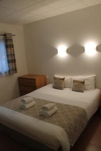Brit Hotel L'Adresse : photos des chambres