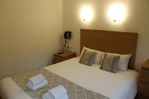 Brit Hotel L'Adresse : photos des chambres