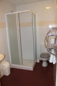Brit Hotel L'Adresse : photos des chambres