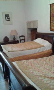 Chambres d'hotes/B&B Abbaye De Villelongue : Chambre Double ou Lits Jumeaux avec Salle de Bains