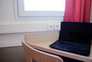 Hotel Premiere Classe Calais Centre-Gare : Chambre Triple