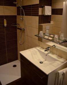 Hotel Restaurant La Couronne : photos des chambres