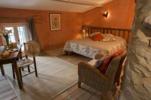 Chambres d'hotes/B&B Le Jas de Peguier : Chambre Double Familiale - Oliveraie