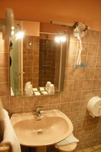 Hotel Les Arcades : photos des chambres