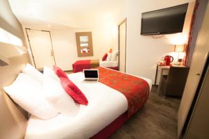 Hotel les Domes - Perpignan Sud by Hosteletour : 2 Chambres Adjacentes