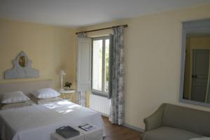 Chambres d'hotes/B&B La Rougeanne : Chambre Double - Vue sur Jardin