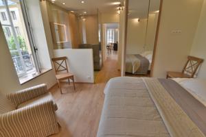 Appartement Un jour Versailles... : photos des chambres
