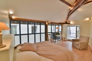 Appartement Un jour Versailles... : photos des chambres