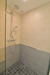 Appartement Un jour Versailles... : photos des chambres