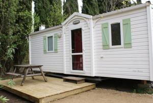 Hebergement Camping Le Dolium : photos des chambres
