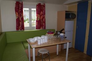 Hebergement Camping Le Dolium : photos des chambres