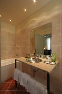 Hotel Hostellerie Provencale : photos des chambres