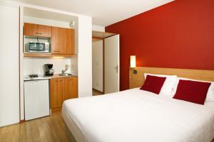 Hebergement Sejours & Affaires Geneve Saint Genis : photos des chambres