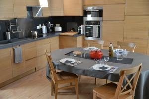 Appartement Un jour Versailles... : photos des chambres