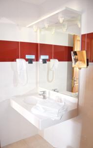 Hotel Logis Des Sources : photos des chambres