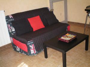 Appartement T2 dans maison de village : photos des chambres