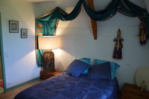 Chambres d'hotes/B&B Les Deux Tours : Chambre Familiale avec Salle de Bains Privative
