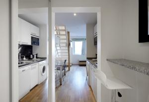 Appartement Apartments Du Louvre : Appartement Supérieur (4 Adultes + 2 Enfants)
