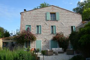 Hebergement Mas Des Fleurs : photos des chambres