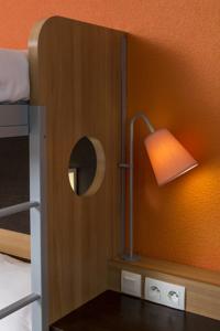 Hotel Premiere Classe Roissy - Aeroport Charles De Gaulle : Chambre Triple (1 Lit Double et 1 Lit Simple)