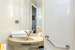 Hotel Premiere Classe Roissy - Aeroport Charles De Gaulle : photos des chambres
