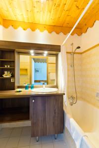 Hotel Logis La Charpenterie : photos des chambres