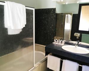 Hotel Les Peyrieres : Chambre Quadruple