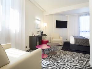 Hotel Kyriad Paris Ouest - Bezons La Defense : Chambre Triple Supérieure